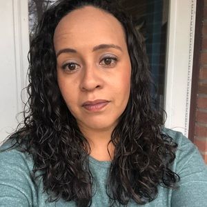 Meet your Posher, Myra